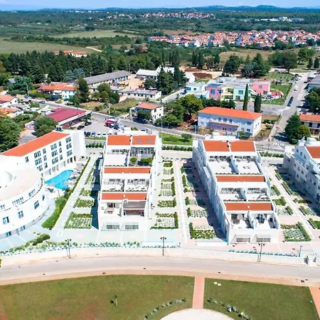 Garden Palace Marjeta With Free Parking Umag
